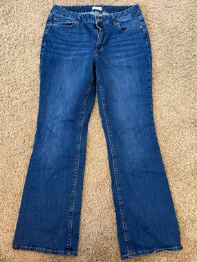 Women’s Bootcut Jeans in Dark Blue - Classic Everyday Denim